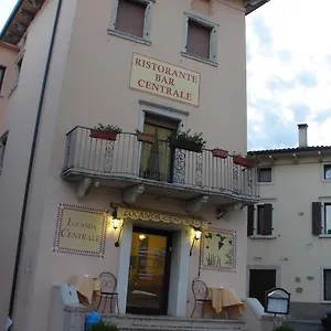 https://ristorante-locanda-centrale.hotelinveneto.com